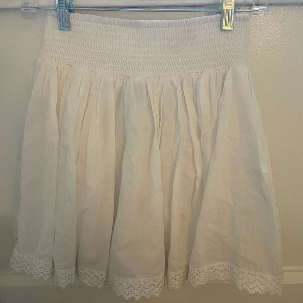 NWT Francesca’s White Mini Skirt